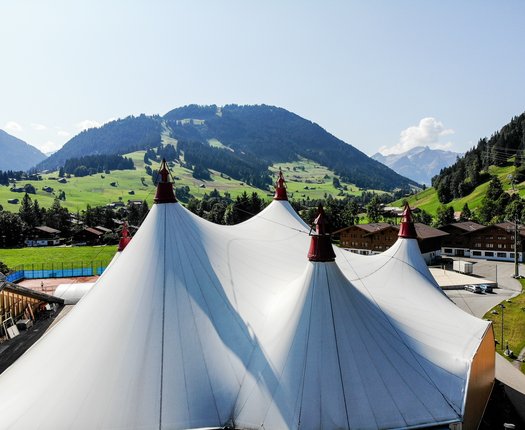 Festival-Zelt_Gstaad.jpg