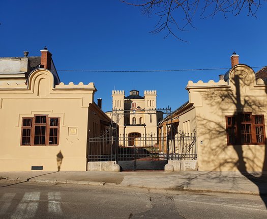 Kőszegi_zsinagóga_2021_utcakép.jpg