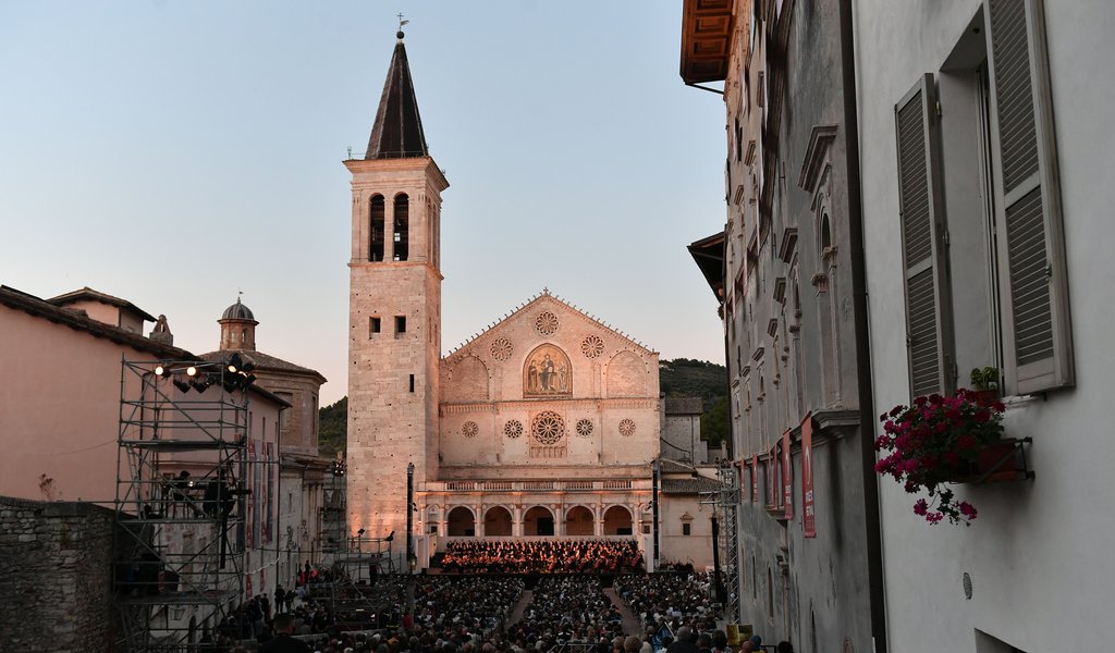 Tour: Milhaud, Ravel, Satie