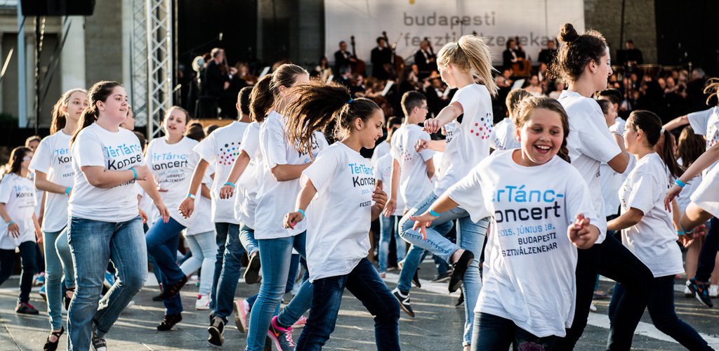 The BFO invites 500 disadvantaged children to dance, in 5 regions
