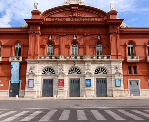 Teatro Petruzzelli.jpg