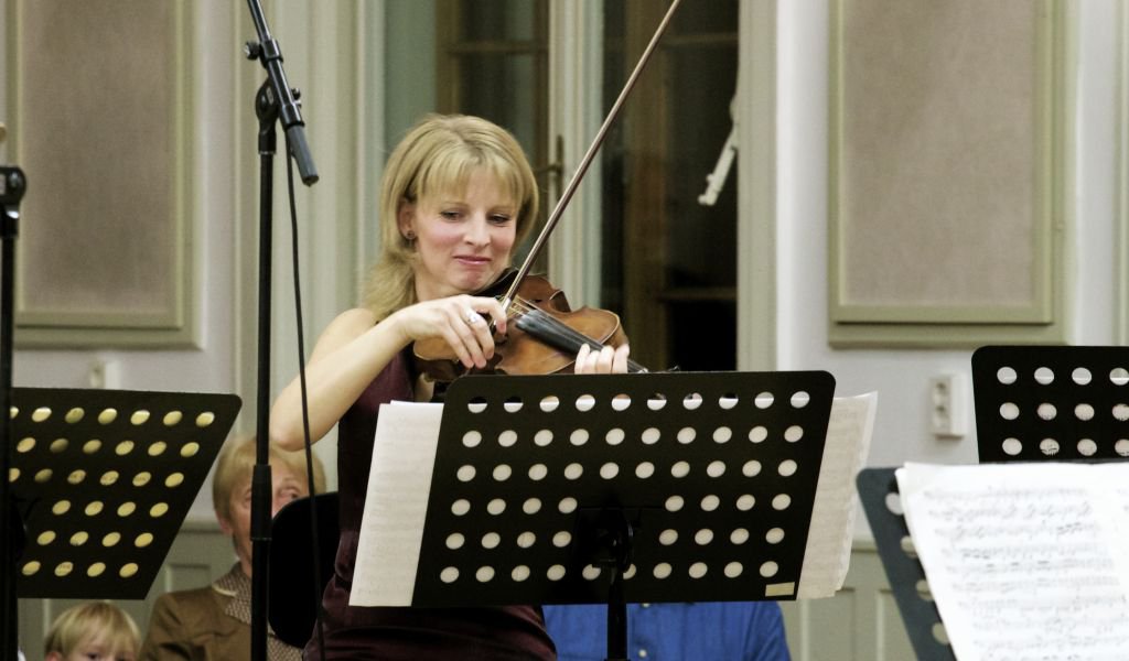 Online Musical journey in Budapest: Dvořák, Mozart, Elgar, Kreisler, Bach