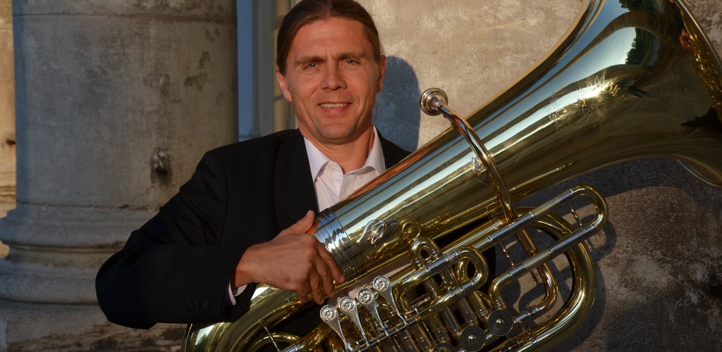 Three and a half octaves of Eureka! – interview with tuba player József Bazsinka