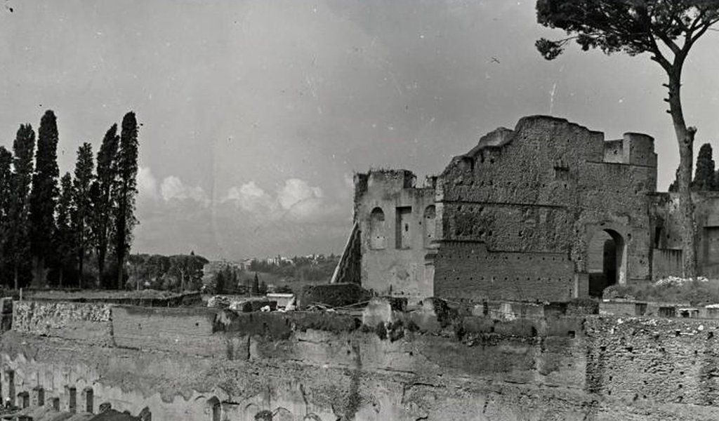 Bridging Europe: Fortepan – photo exhibition