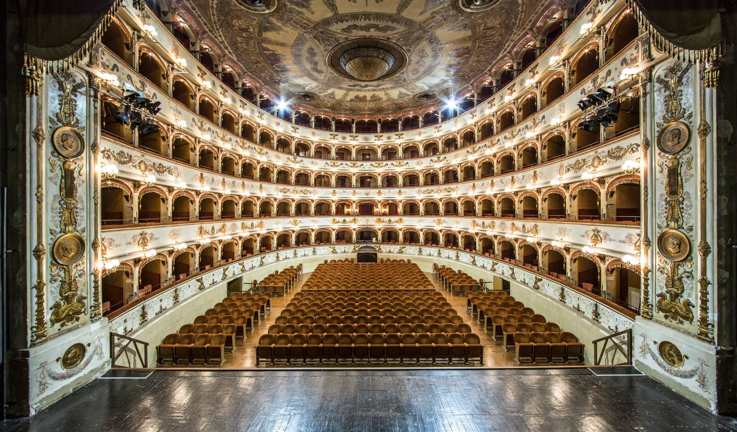 teatro-comunale-ferrara.jpg